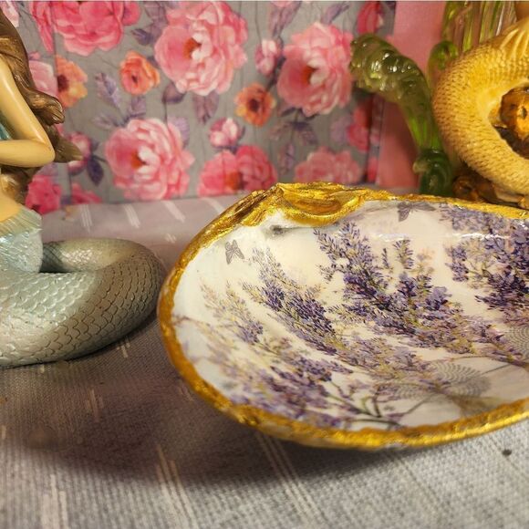 DECOUPAGE CLAM SHELL LAVENDER CLAM TRINKET DISH - Picture 6 of 9